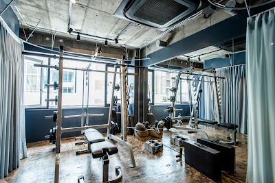 LOOKSLIKE 赤坂見附BLUE店