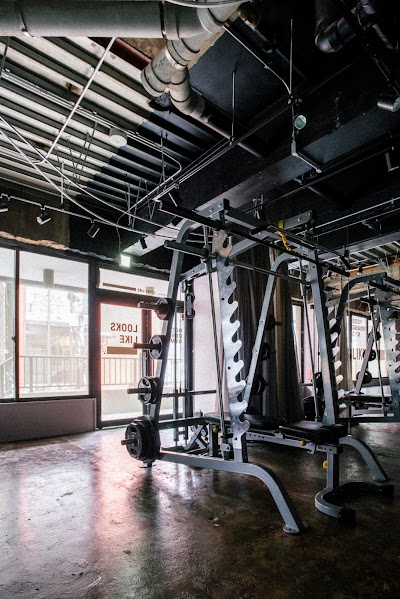 LOOKSLIKE 赤坂RED店