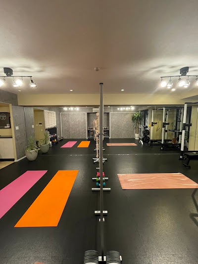 33GYM(THREE×THREE) 麻布十番店