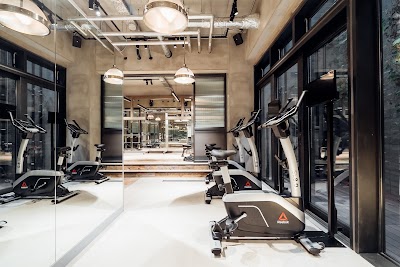 UNDEUX SUPERBODY 恵比寿スタジオ