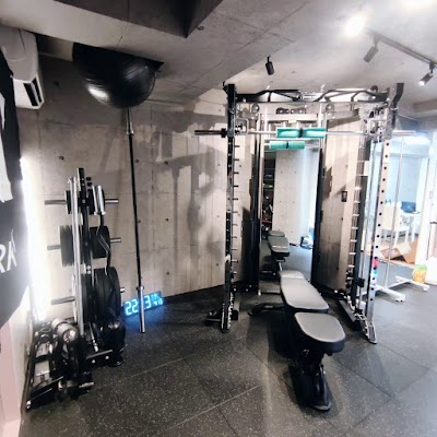 REAL WORKOUT 中野坂上店