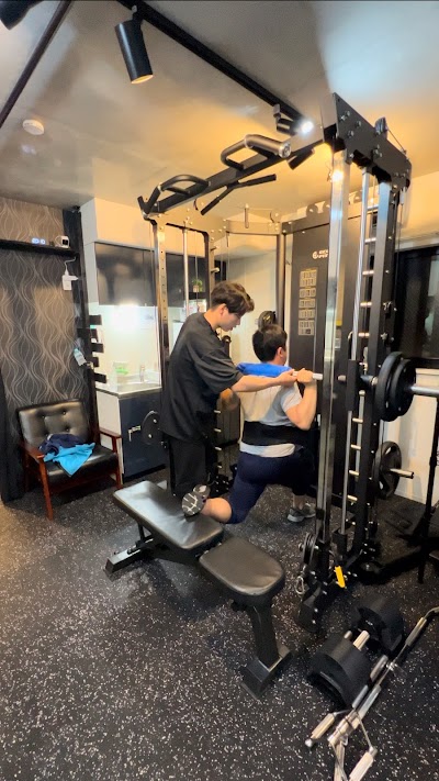 LUAANA GYM パーソナルジム梅屋敷店