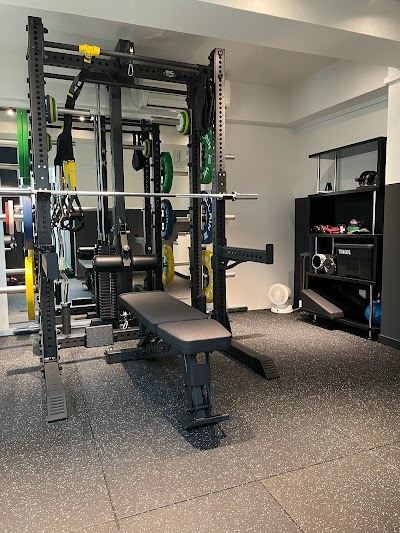 EAGLE BASE 大岡山店