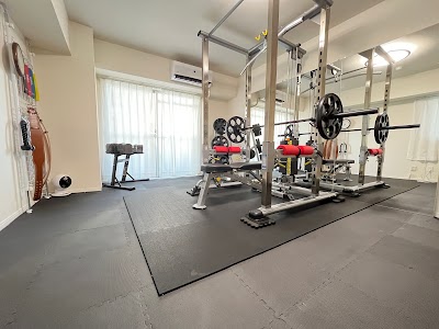 Dee GYM 三軒茶屋店