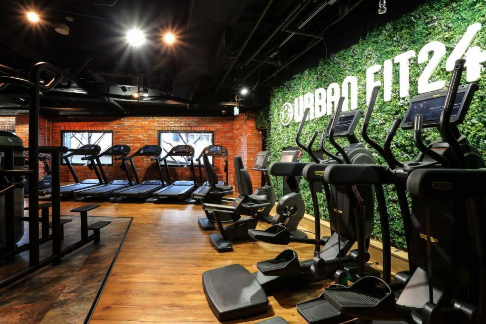 URBAN FIT24 梅田店