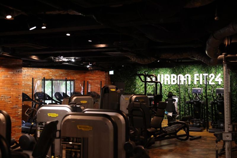 URBAN FIT24 梅田店