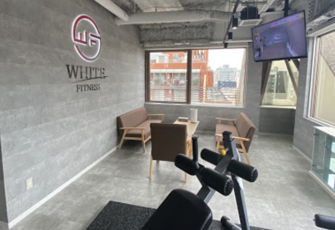 WHITE FITNESS 大阪堀江