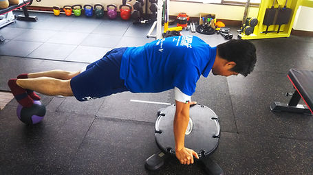 アップスフィットネスクラブ+姿勢ラボ