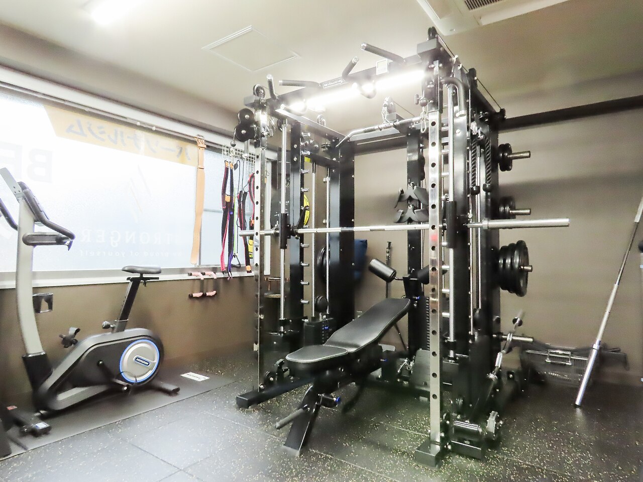 STRONGER（神田錦町）