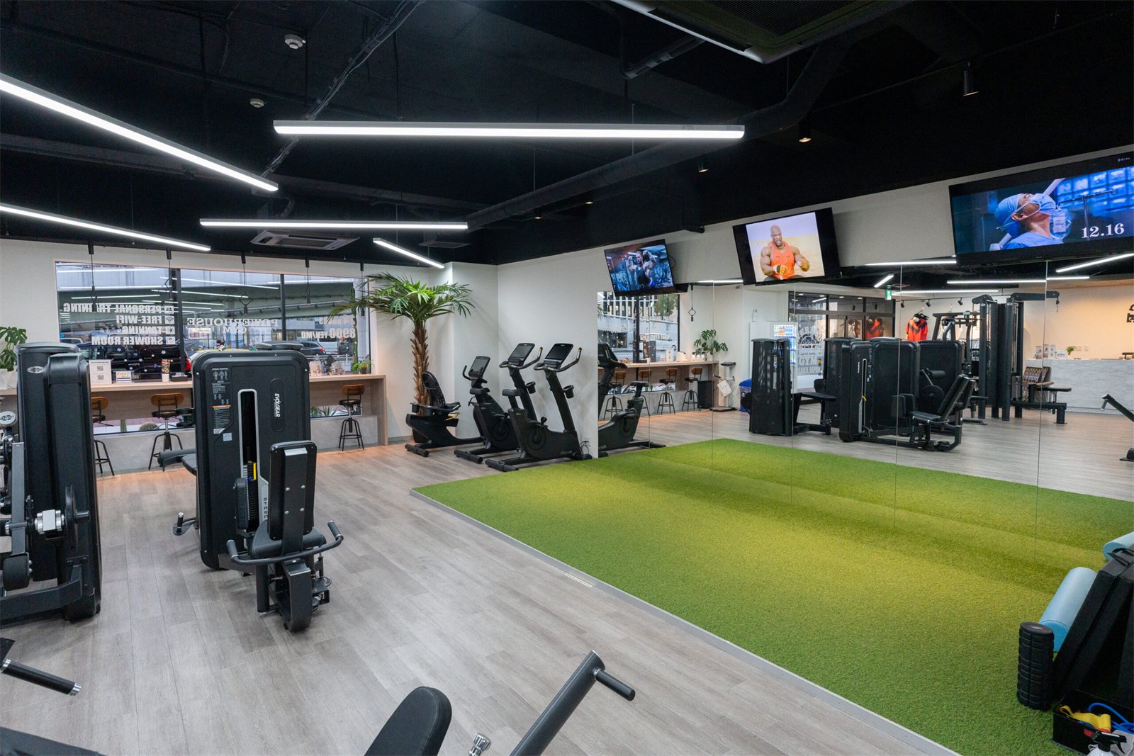 Powerhouse Gym Osaka Japan